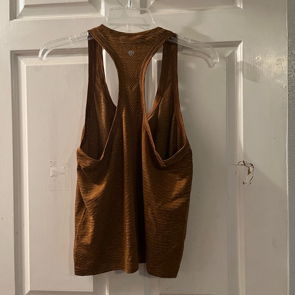 Lululemon top - Picture 2 of 2
